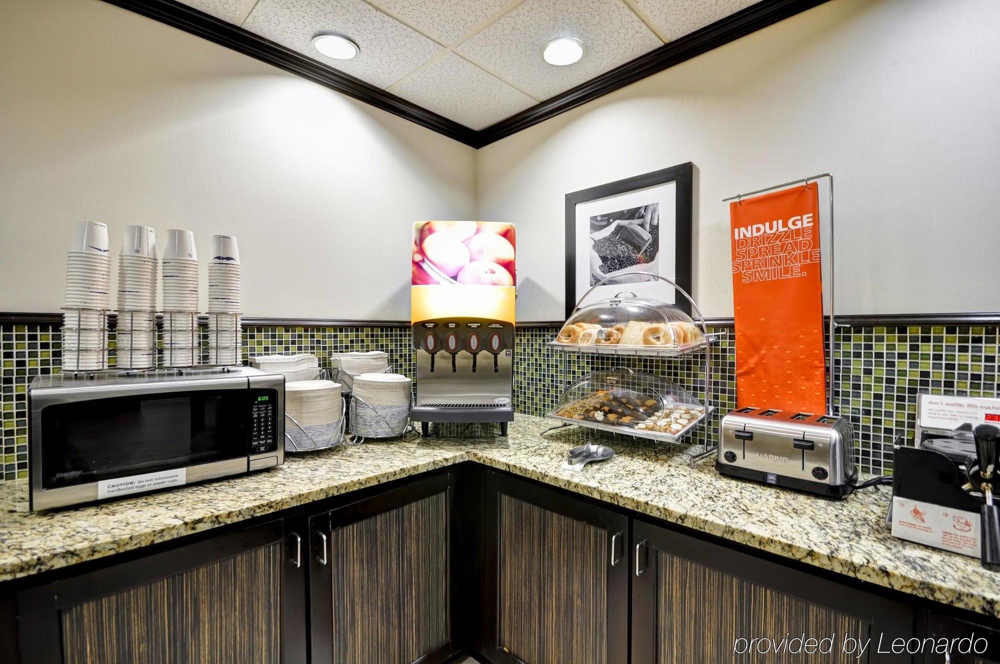 Wingate By Wyndham Charleston Coliseum Hotel North Charleston Bagian luar foto