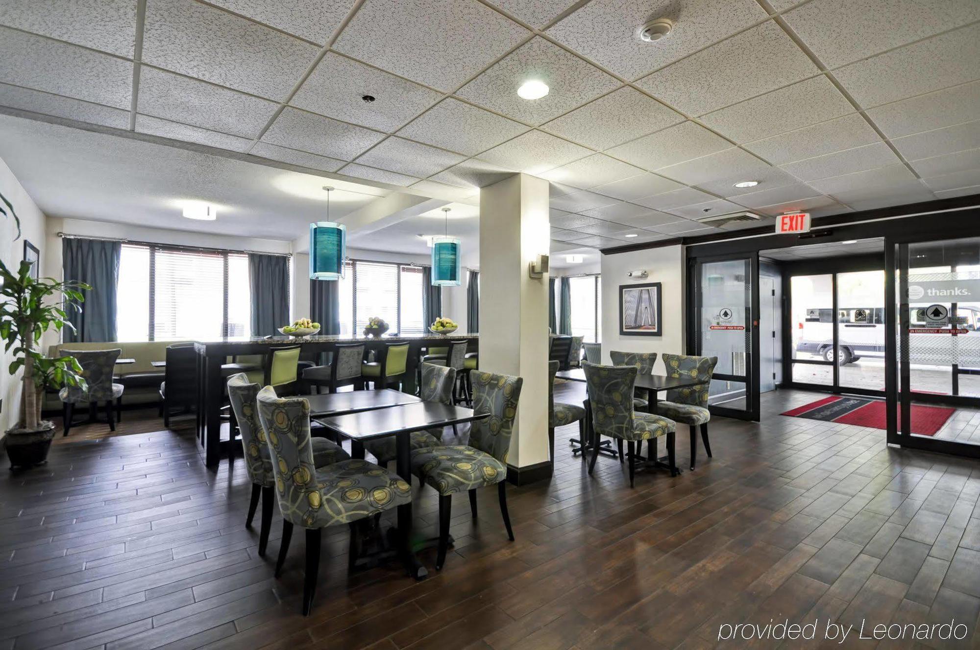Wingate By Wyndham Charleston Coliseum Hotel North Charleston Bagian luar foto